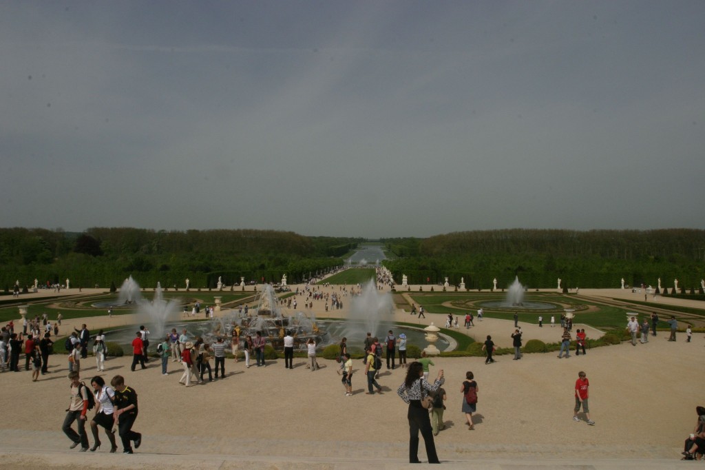 Versailles : la grande perspective depuis le parterre de Latone
